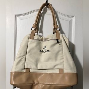 Overnight Arbonne Cream/Beige bag with removable strap